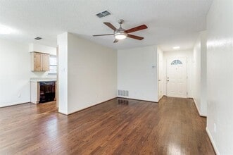 10350 Country Club Dr in Dallas, TX - Building Photo - Building Photo
