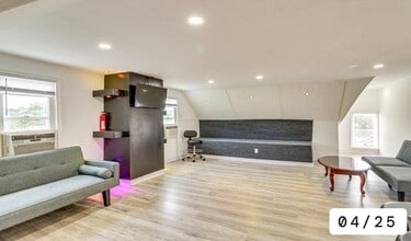 1724 W Main St in Stroudsburg, PA - Foto de edificio - Building Photo