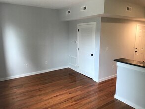 221 Market St, Unit 221 Unit A in Camden, NJ - Building Photo - Building Photo