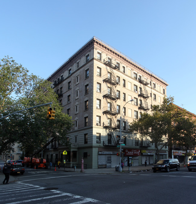 Taft Rehab in New York, NY - Foto de edificio - Building Photo