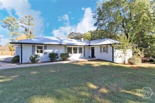 1092 West Lake Dr in Athens, GA - Building Photo