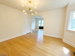 168 Washington Pl in Ridgewood, NJ - Foto de edificio - Building Photo