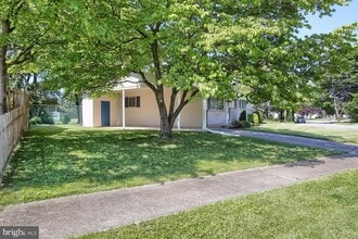 107 Birch Ct in Camp Hill, PA - Building Photo - Building Photo