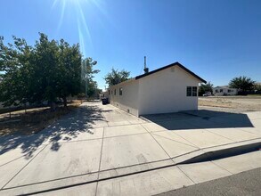 322 S 8th St in Taft, CA - Building Photo - Building Photo