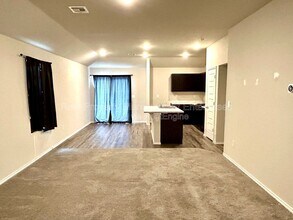 11804 Krew Wy in Yukon, OK - Foto de edificio - Building Photo