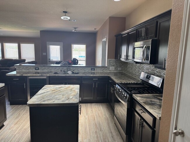 3022 Cambridge Meadows Ln in Dickinson, TX - Building Photo - Building Photo