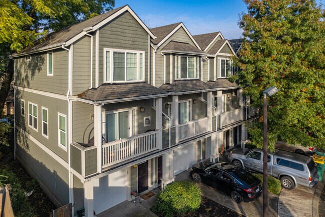 Menlo Gardens Apartments in Beaverton, OR - Foto de edificio - Building Photo