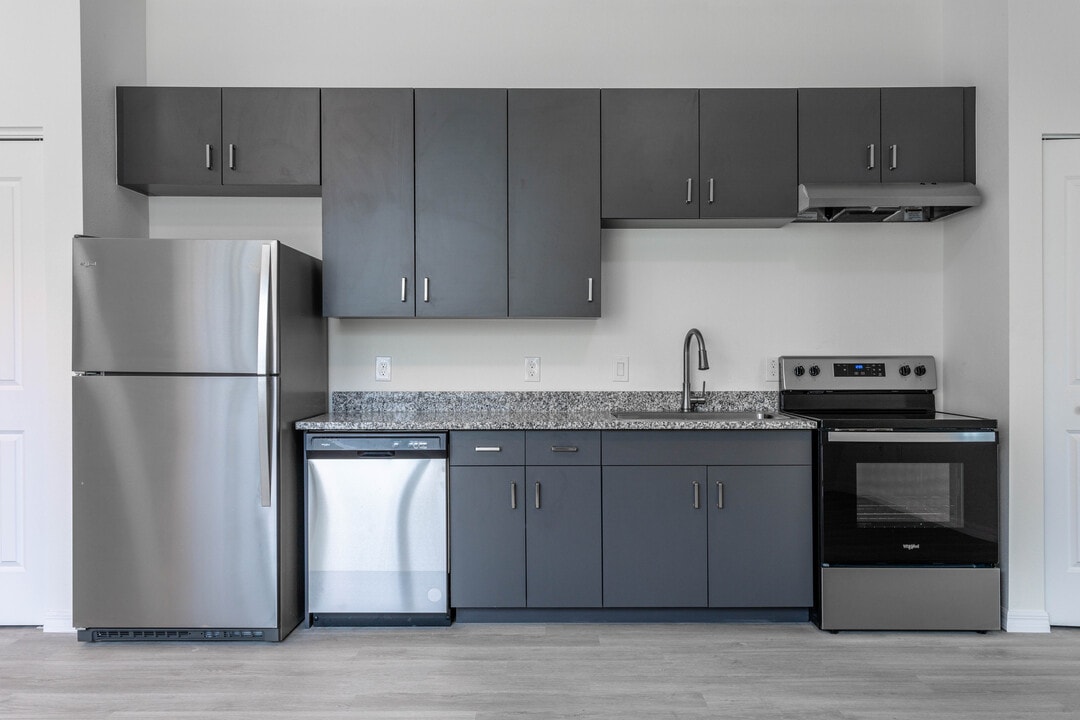 The Gardens Apartments in Lakeland, FL - Building Photo