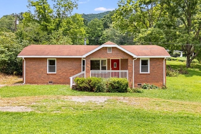 property at 11 Bear Farm Rd