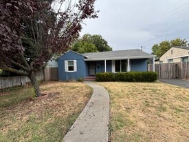 564 E 5th Ave in Chico, CA - Building Photo