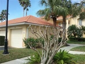 8406 Wethersfield Run, Unit 104 in Lakewood Ranch, FL - Foto de edificio - Building Photo