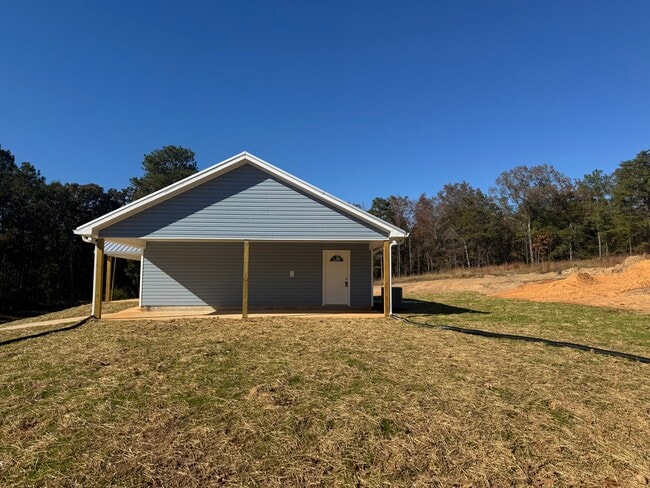 376 Silver Run Rd in Munford, AL - Foto de edificio - Building Photo