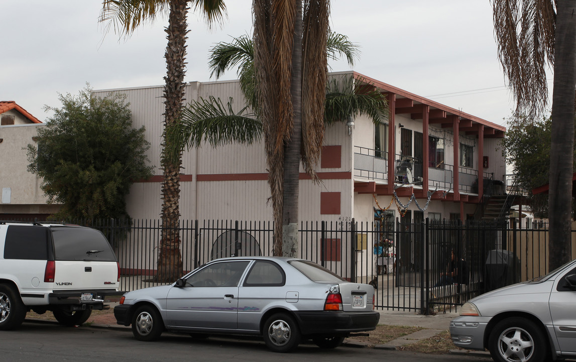 4117 Van Dyke Ave in San Diego, CA - Building Photo