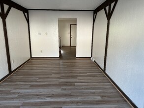 4390 Darrow Rd in Stow, OH - Building Photo - Building Photo