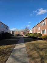 190 Lake Shore Rd in Boston, MA - Building Photo