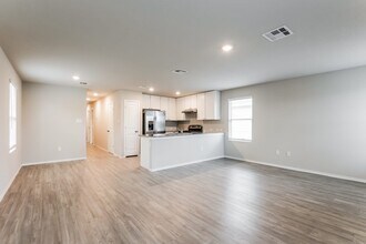 4219 Southton Lk in San Antonio, TX - Building Photo - Building Photo