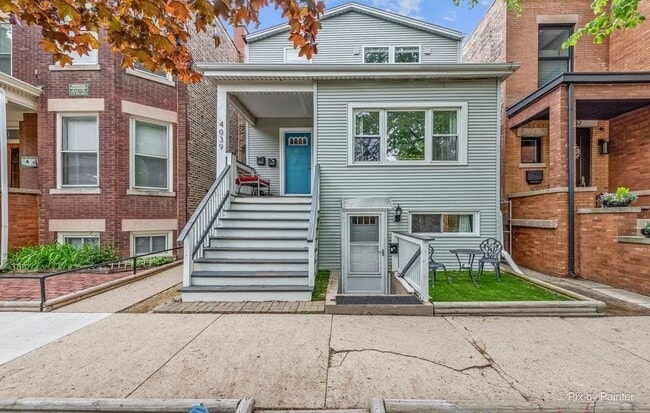 4039 N Oakley Ave, Unit Garden Unit