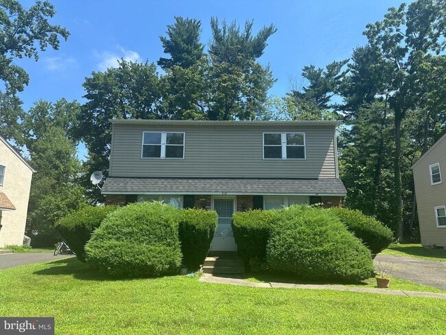 property at 610 Meadowbrook Ave