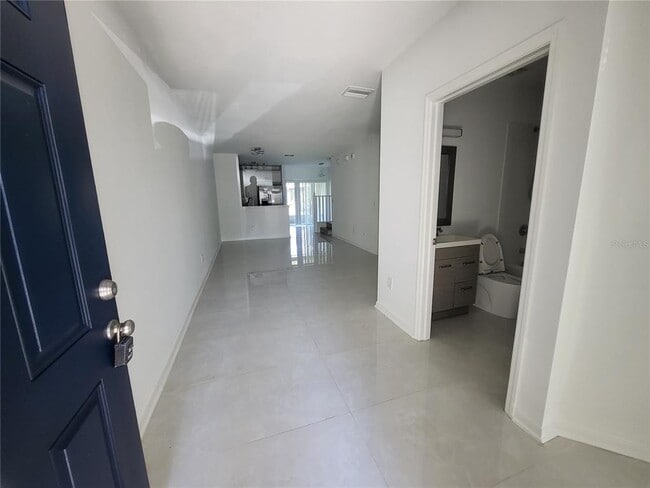 6248 Osprey Lake Cir in Riverview, FL - Building Photo - Building Photo