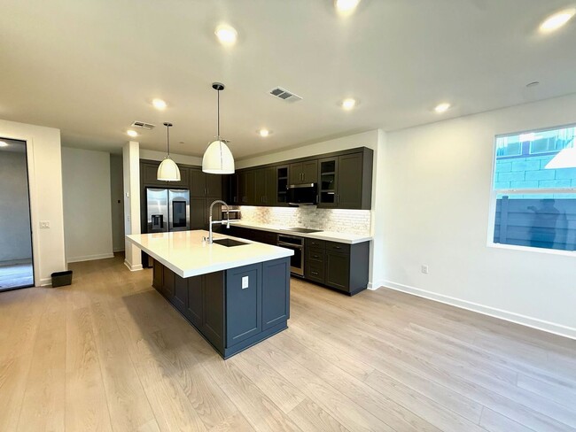 696 Metric Rd in San Marcos, CA - Building Photo - Building Photo