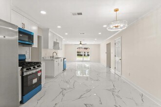 231 Adonis Way in Terrytown, LA - Building Photo - Building Photo