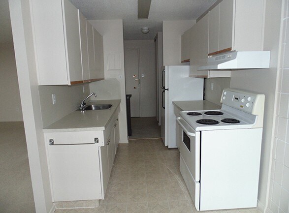 Chelsea Place in Winnipeg, MB - Building Photo - Building Photo