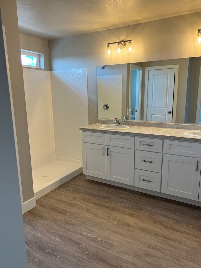 property at 3039 N 175 E