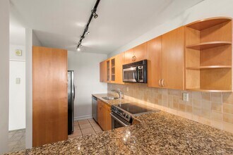 7855 JFK Blvd E in North Bergen, NJ - Building Photo - Building Photo
