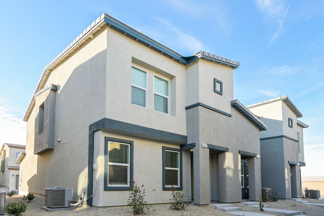 9922 Florence Hills St in Enterprise, NV - Building Photo