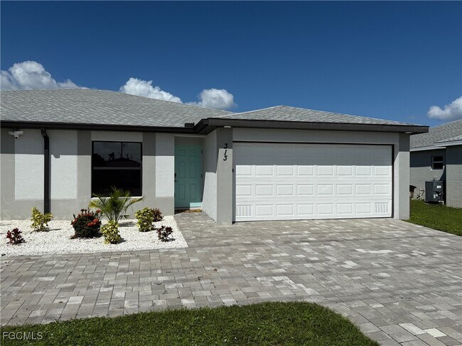 313 SW 47th Terrace in Cape Coral, FL - Building Photo - Building Photo