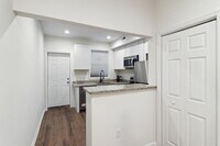 912 N Milton Ave photo'