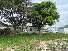 1136 Avenue G in West Palm Beach, FL - Building Photo - Building Photo
