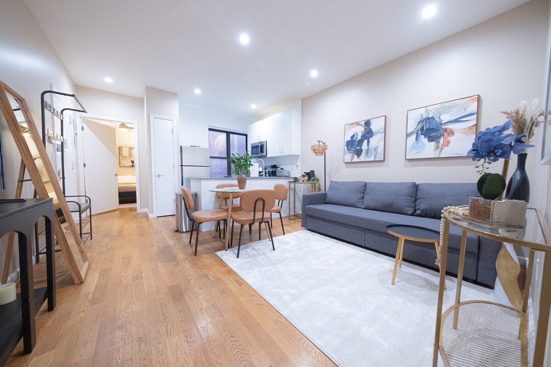 230 W 113th St in New York, NY - Building Photo