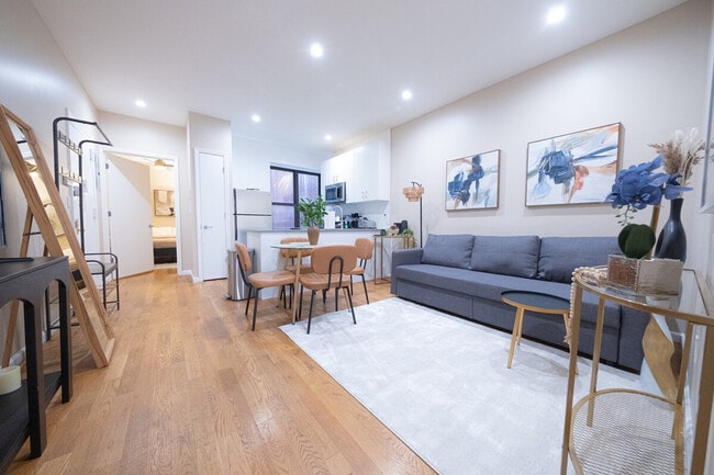 230 W 113th St