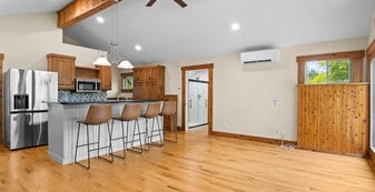 385 Neuman St in Traverse City, MI - Building Photo