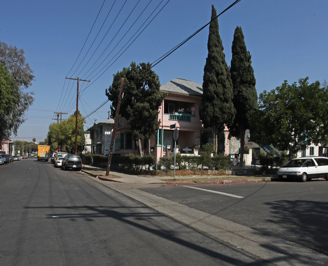 1867-1869 W 11th Pl in Los Angeles, CA - Building Photo - Building Photo