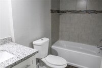 813 Alexander St photo'