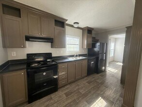 9711 Polak Dr in Tampa, FL - Building Photo - Building Photo