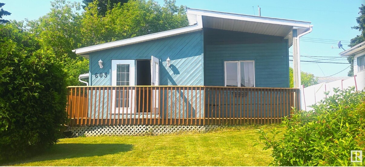 603-610 10 St in Cold Lake, AB - Building Photo