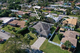 875 SE 13th Ave in Deerfield Beach, FL - Building Photo - Building Photo