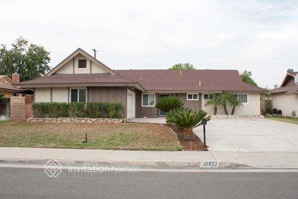 property at 10877 Mercer Ave