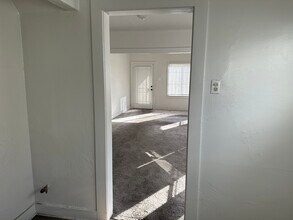 149 W 41st Pl, Unit 149 41st Place in Los Angeles, CA - Building Photo - Building Photo