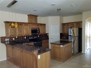 3508 Samgar St in Edinburg, TX - Foto de edificio - Building Photo