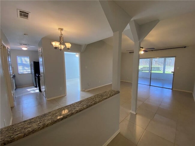 5249 Meadow Creek Dr in Austin, TX - Building Photo - Building Photo