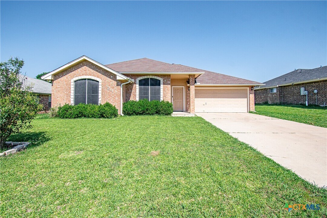 211 Sims Ridge Dr in Nolanville, TX - Building Photo