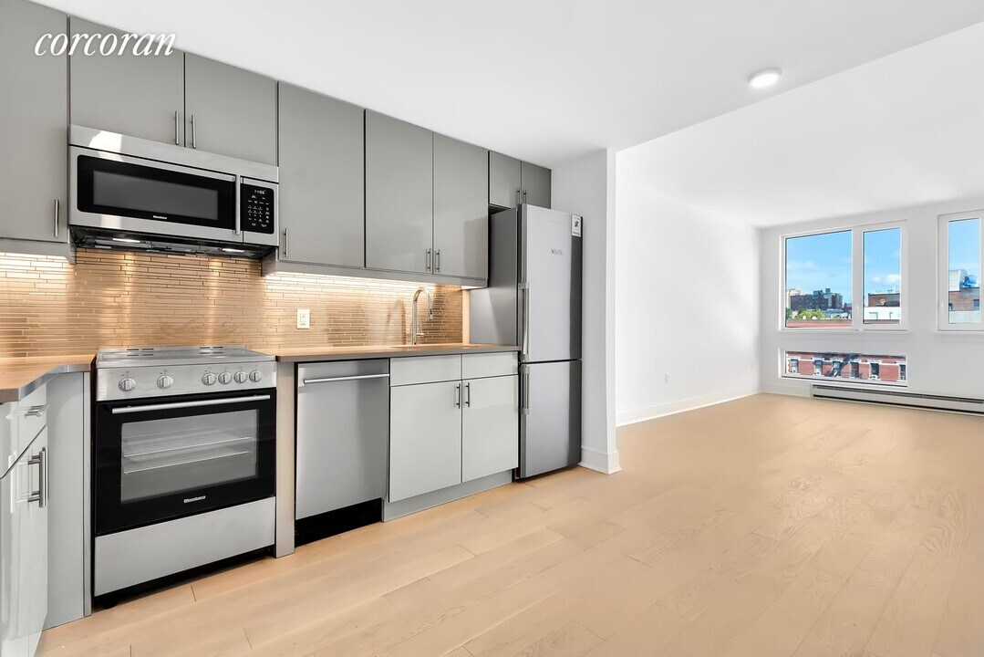 531 W 159th St in New York, NY - Building Photo