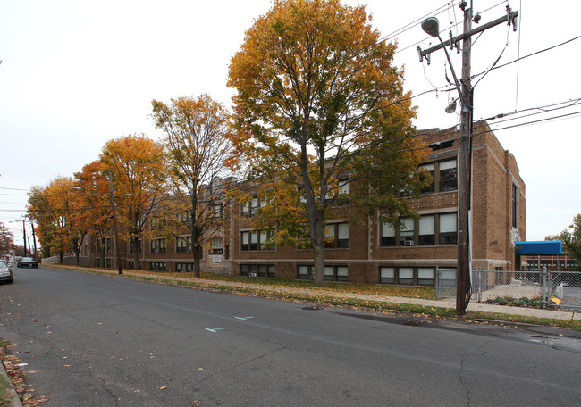 The School Apartments in New Britain, CT - Foto de edificio - Building Photo