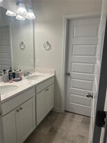 424 Deven Dr in Dallas, GA - Building Photo