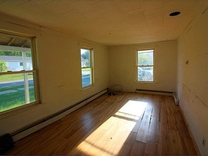 10-12 Lamoille Ter in Milton, VT - Building Photo - Interior Photo