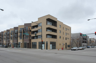 2800-2802 W Chicago Ave in Chicago, IL - Building Photo - Building Photo